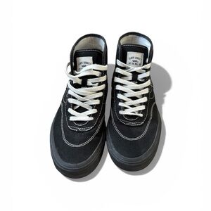 Classic VANS Black High-Top Sneakers